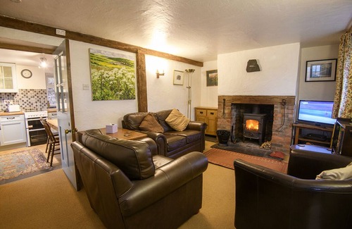 Llanidloes Cottage | A Peaceful Hideaway With Stunning Views