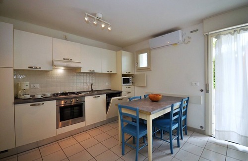 Lignano Pineta Villa | A peaceful villa hideaway with a beautiful green garden and jacuzzi
