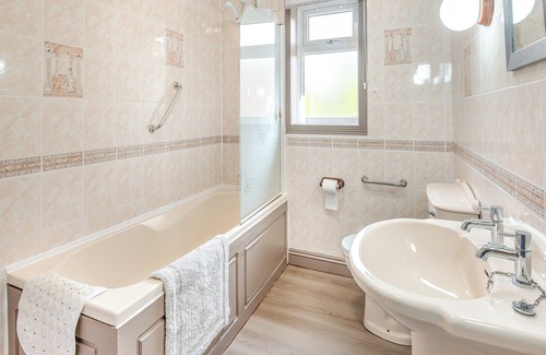 Grantham Cottage | A peaceful location for a relaxing break with excellent fishing to enjoy.