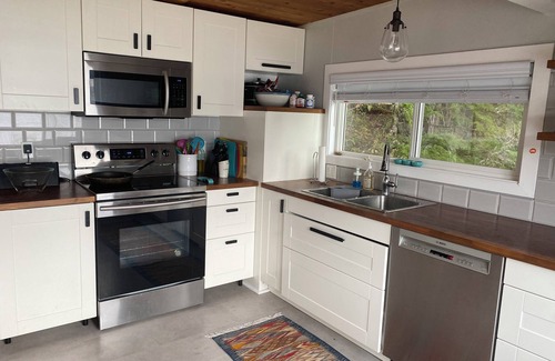 Tuwanek Cabin | A Peaceful Retreat just minutes from Sechelt