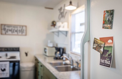 Morganton Cabin | A peaceful tiny cabin with sweeping views of the mountains.