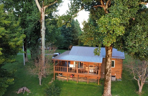 Morganton Cabin | A peaceful tiny cabin with sweeping views of the mountains.
