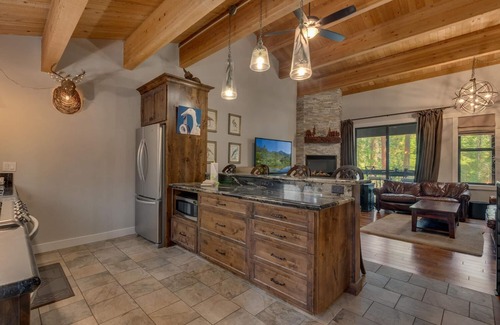 Truckee Condo | A Perfect Stay n’ Play upgraded 2 Bedroom Northstar Condo