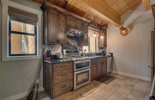 Truckee Condo | A Perfect Stay n’ Play upgraded 2 Bedroom Northstar Condo