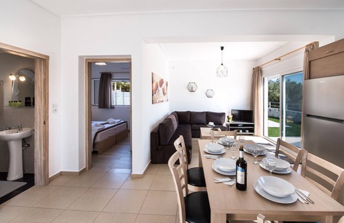 Nidri House | A PERFECT VILLA WITH POOL AND SEA VIEWS IDEAL FOR FAMILIES IN NIDRI, LEFKADA