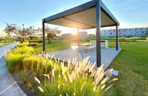 Xochitepec House | A pie de Alberca, Parking, Llegada Autonoma, Duermen 12, Pet FRIENDLY