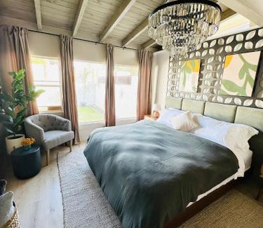 Tahquitz River Estates Hotel | A PLACE IN THE SUN Hotel - ADULTS ONLY Big Units, 24h Heated Pool & Spa in 1 Acre Park Prime Location, DOG Friendly, TOP Midcentury Modern Boutique Hotel