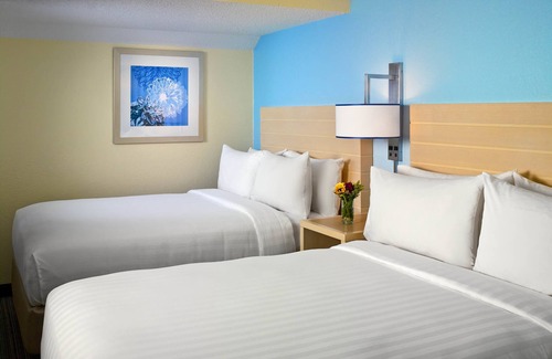 Westlake Hotel | A Place You'll Surely Enjoy! 2 Convenient Units, Free Parking, Pets Allowed