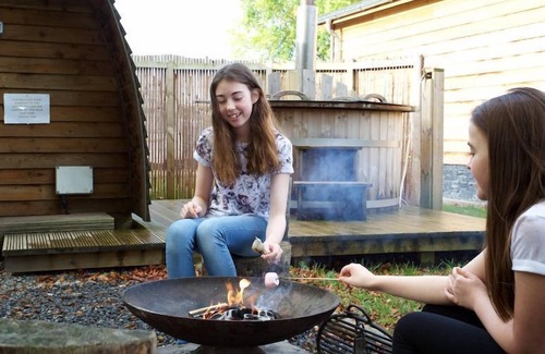 Crieff Cabin | A premium wigwam with hot tub that sleeps 4 guests, 2 adults are included.