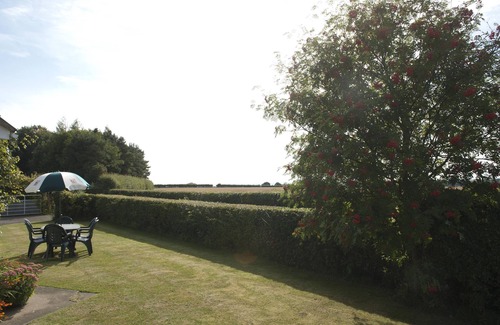 Northallerton House | A pretty detached bungalow with climbing roses central for north yorkshire