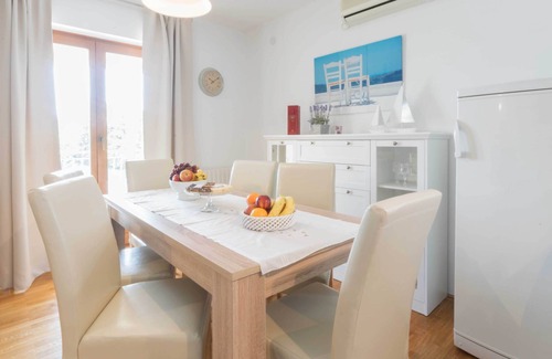 Kapelica Villa | A private and fenced pool villa near the sea