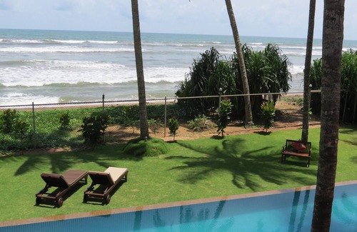 Wadduwa Villa | A private villa on the Beach