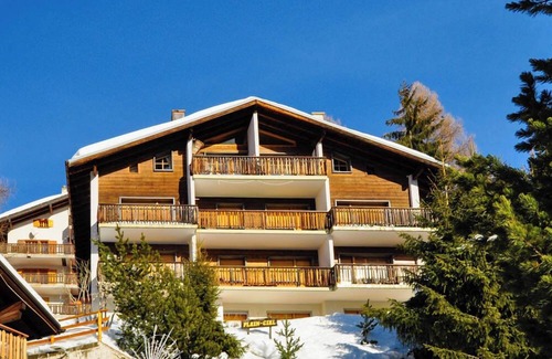 Saint-Luc Apartment | A proximité immédiate du départ du funiculaire et des pistes, idéal pour 2 à 4 personnes. L'accès à