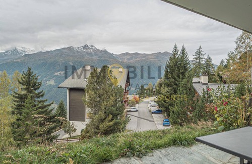 Saint-Luc Apartment | A proximité immédiate du départ du funiculaire et des pistes, idéal pour 2 à 4 personnes. L'accès à
