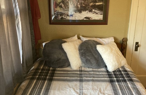 Bynum Bed & Breakfast | A quaint Bed & Breakfast in a historic home in Choteau, MT.