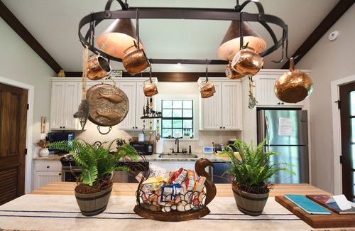 Laurel Cottage | A quiet peaceful getaway that is surrounded by beautiful trees and wild life.