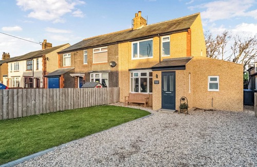 North Sunderland Cottage | A real luxury gem nestled within the quaint streets of North Sunderland.