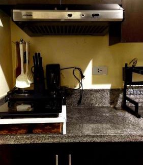 San Joaquin Apartment | A Refreshing Condo Unit Near BGC, Ortigas & Makati with NETFLIX and WiFi