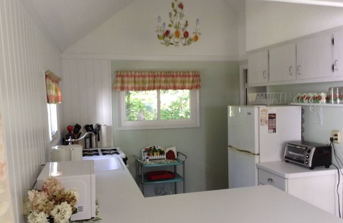 Willoughby Cottage | A Romantic Getaway Or Artist Retreat