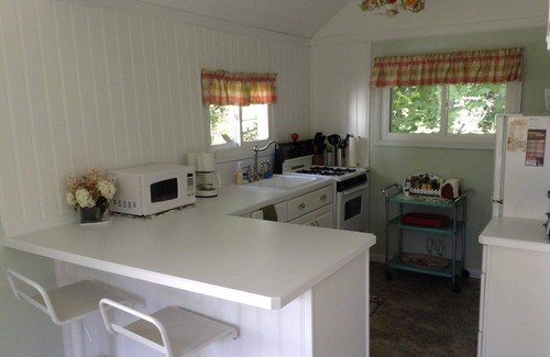 Willoughby Cottage | A Romantic Getaway Or Artist Retreat