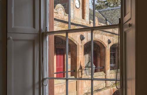 Lauder Apartment | A Romantic Scottish Castle retreat for two people