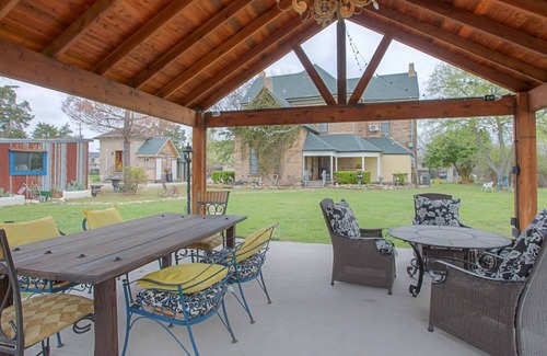 Waxahachie Cottage | A Romantic Stone Cottage built in 1894