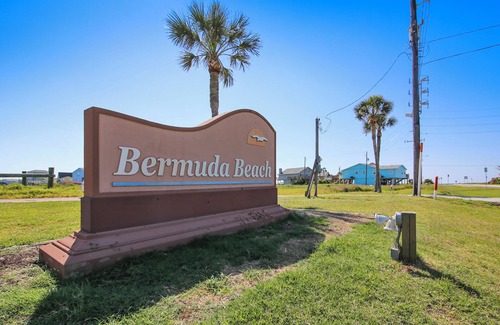Bermuda Beach Cottage | A Salty Kiss