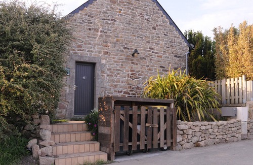 Ploemeur House | A sea and countryside