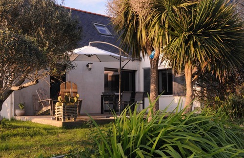 Ploemeur House | A sea and countryside