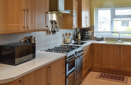 Heacham Cottage | A seaside delight having a sandy beach, shops and pubs all nearby.