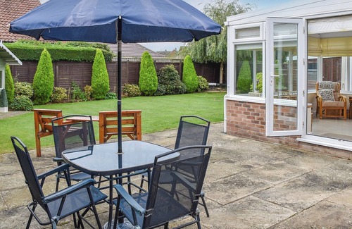 Heacham Cottage | A seaside delight having a sandy beach, shops and pubs all nearby.