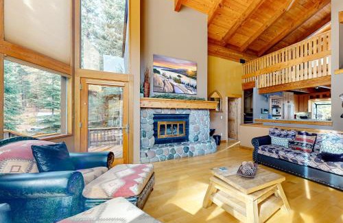 Ponderosa Palisades House | A Slice of Silver Fir