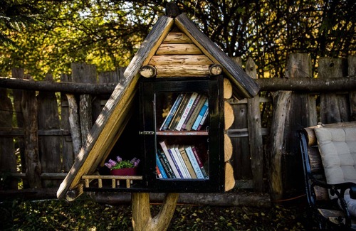 Podeni Cabin | A small house from Transylvania, in the middle of nature, with a wild jacuzzi
