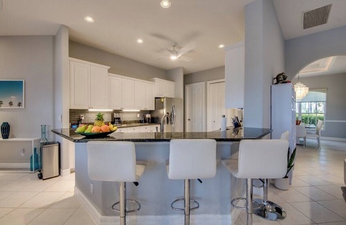 Pelican Villa | A spacious 6-bedroom retreat in sunny Cape Coral.