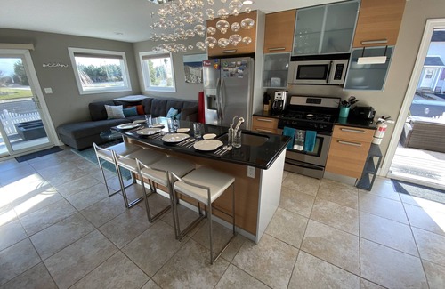 Brigantine Condo | ⭐️A Stones Throw 2 Beach & AC, Fireplace+ Outdoor Lounge great 4 small Families!