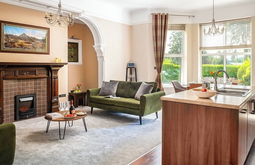 Trefriw Apartment | A stylish apartment in Trefriw, set in a grand Edwardian house.