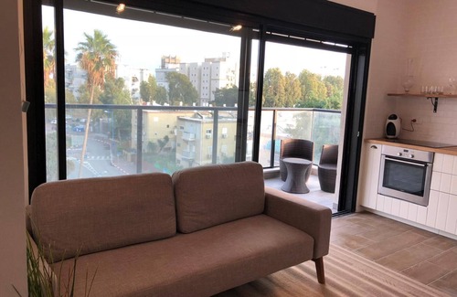 Haifa Apartment | A Stylish Apartment near the Beach