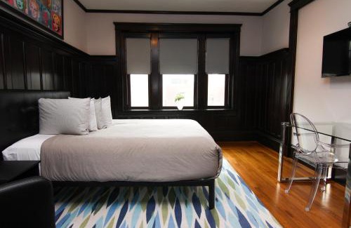 Griggs Park Apartment | A Stylish Stay with a King Bed and Heated Floors #27