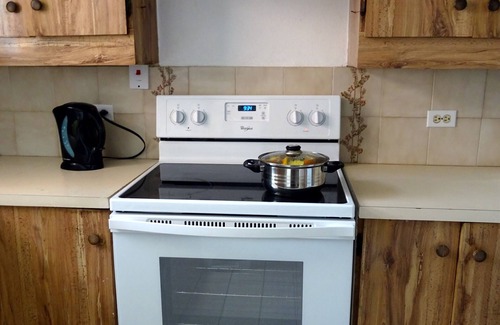 Bayville Apartment | A super secure home from home for the discerning traveller to relax in.
