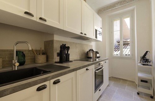 Old Town Apartment | A Superb 1-BR next to Senequier - Center of Saint-Tropez