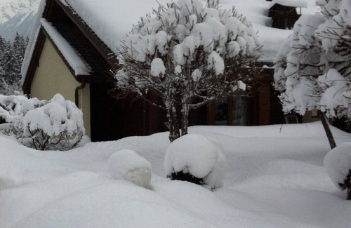 Les Bossons Apartment | A superb 2 bedroom appartment within private chalet complex with stunning views