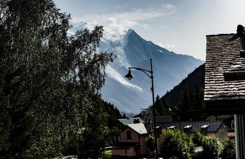 Montroc Ski Chalet | A superb new 5-star chalet — tastefully furnished