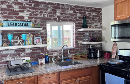 Leucadia House | A Surfers Paradise! - Steps from Beacon’s Beach, Encinitas