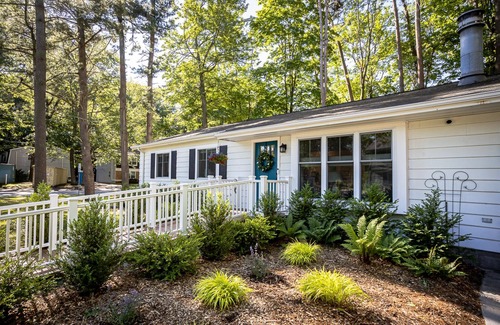 Pentwater House | A Sweet Retreat