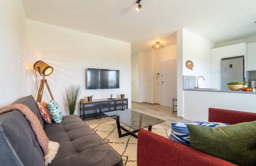 Espartal Apartment | A TARAMBOLA - Walking distance to Monte Clerigo and Amoreira beaches