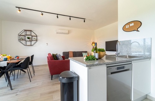 Espartal Apartment | A TARAMBOLA - Walking distance to Monte Clerigo and Amoreira beaches