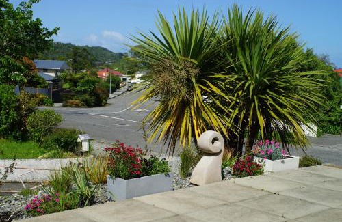 Greymouth House | A Touch of Class