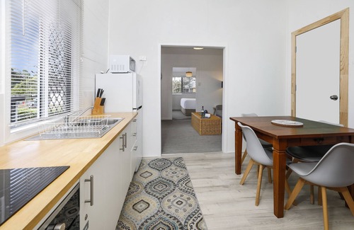 Cairns North Apartment | A Touch of the Bahamas on McKenzie MK3
