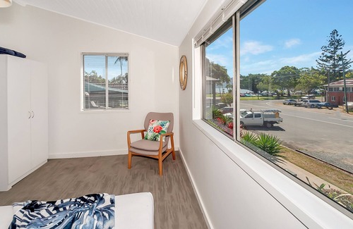 Cairns North Apartment | A Touch of the Bahamas on McKenzie MK3