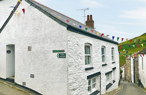 Gorran Haven Cottage | A traditional fisherman’s cottage in the picturesque village of Gorran Haven.